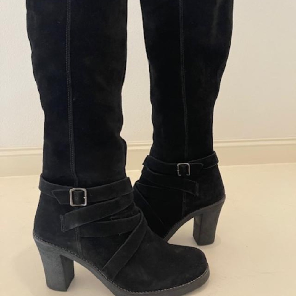 La Canadienne Black Suede Boots